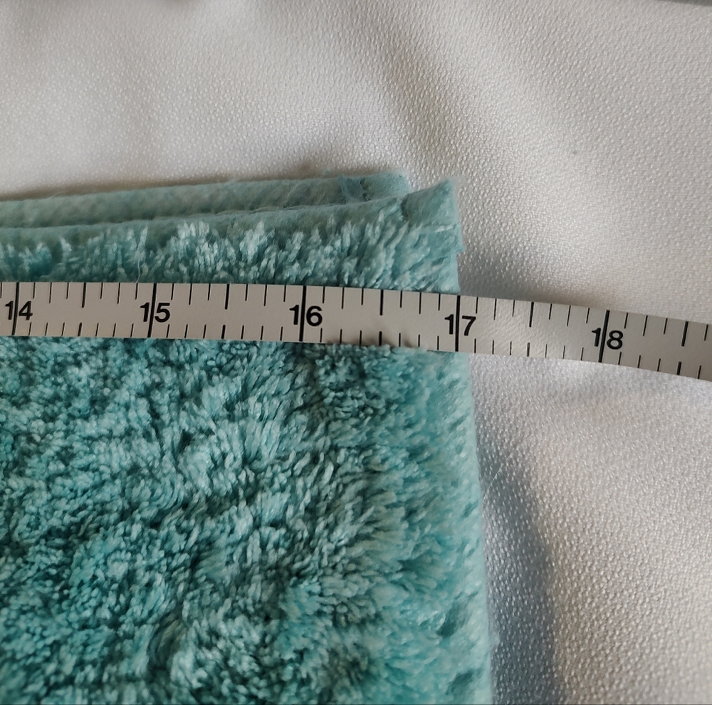 EUC Sonoma Set Of 4 Towels And 2 Bath Rugs - Picture 12 of 12